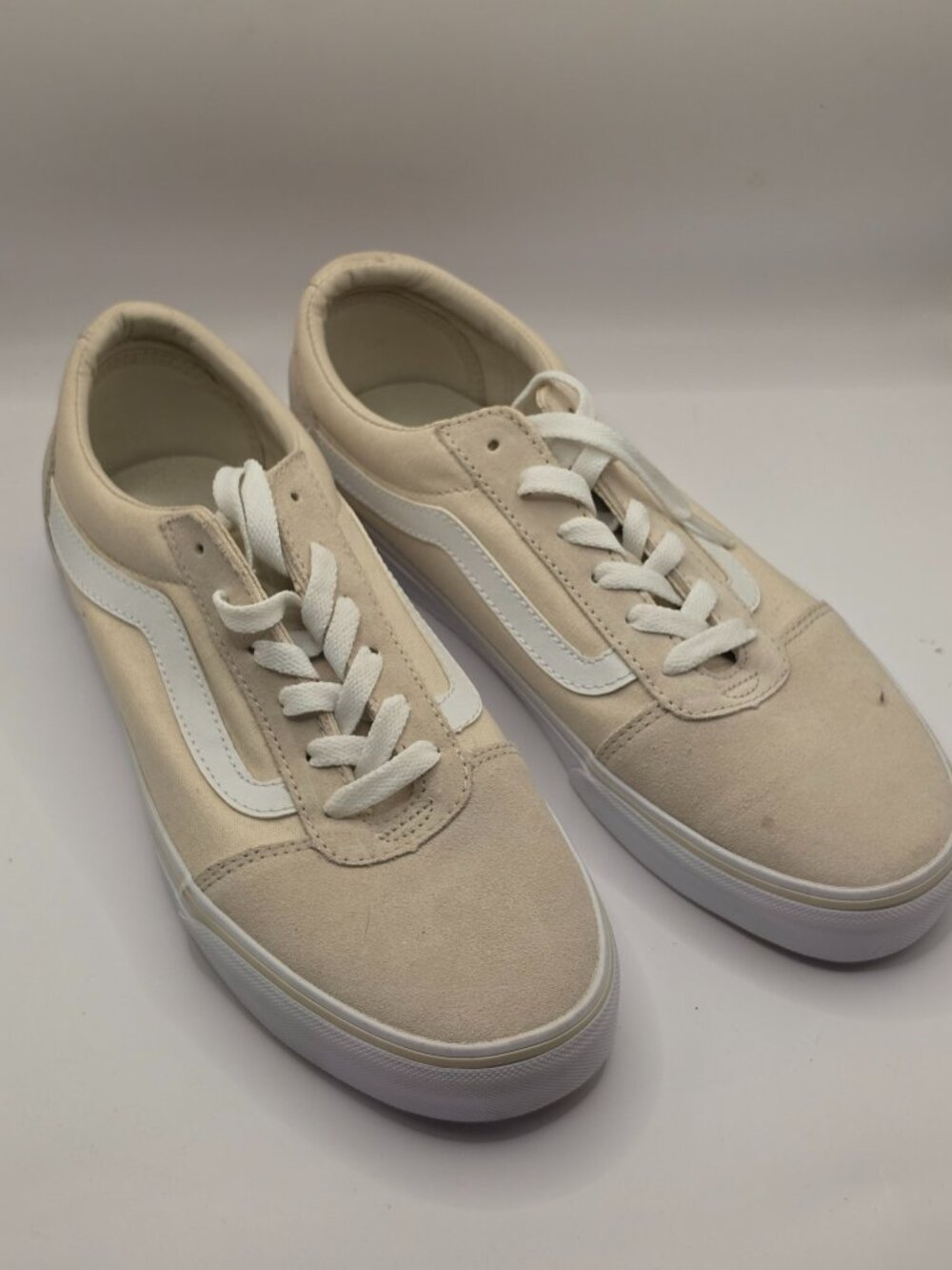 Vans Ward Low Womens 9.5 Beige Cream White Stripe Sneakers